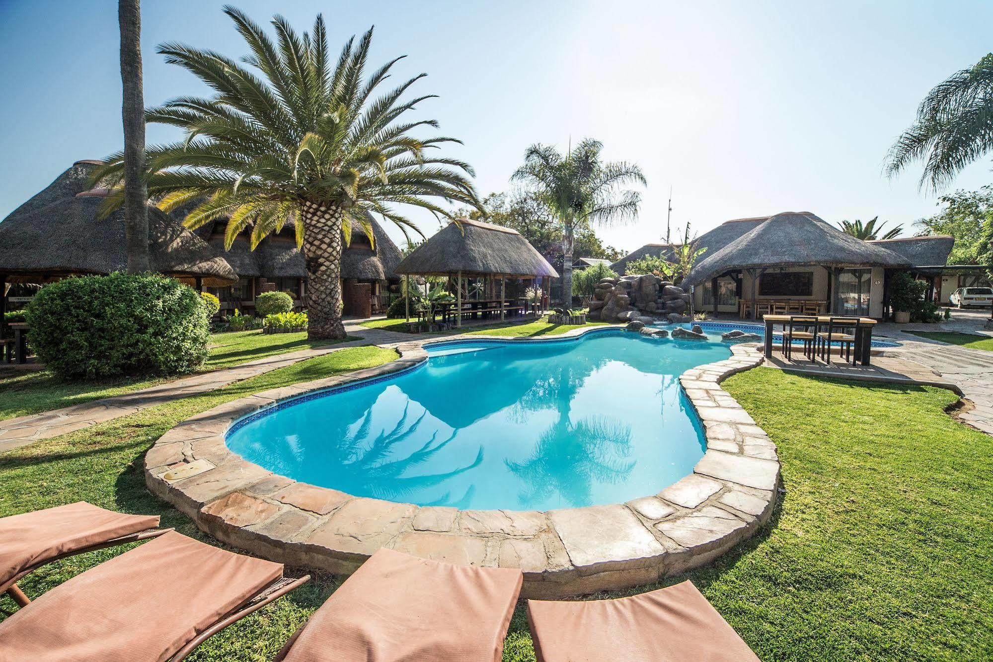 Cest Si Bon Hotel Otjiwarongo Exterior foto